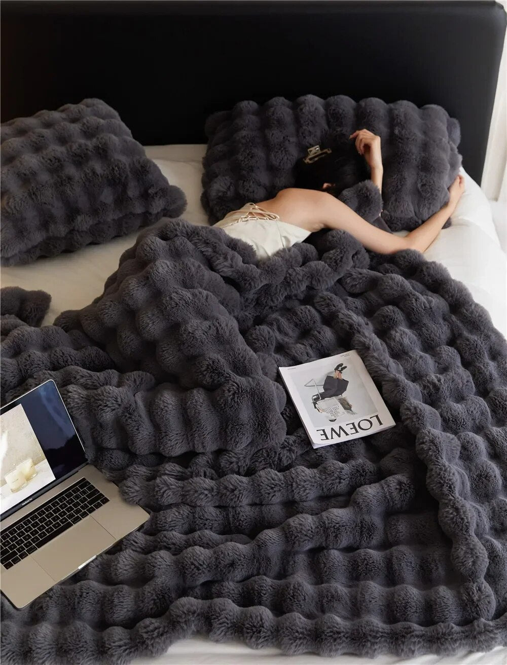 PlushBloom | Kuscheldecke – dauerhafte Wärme für ruhige Nächte