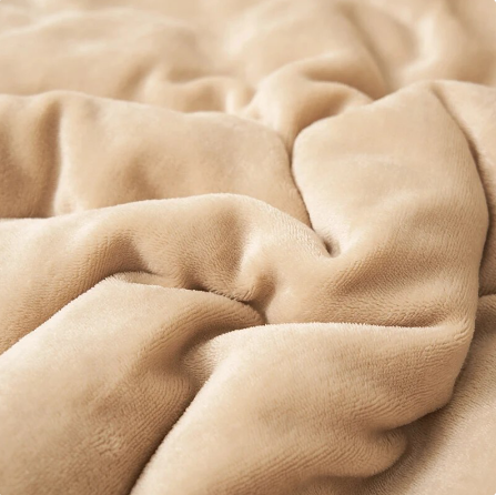 PlushAura | Decke – Elegante Wärmedecke für ein gemütliches Ambiente