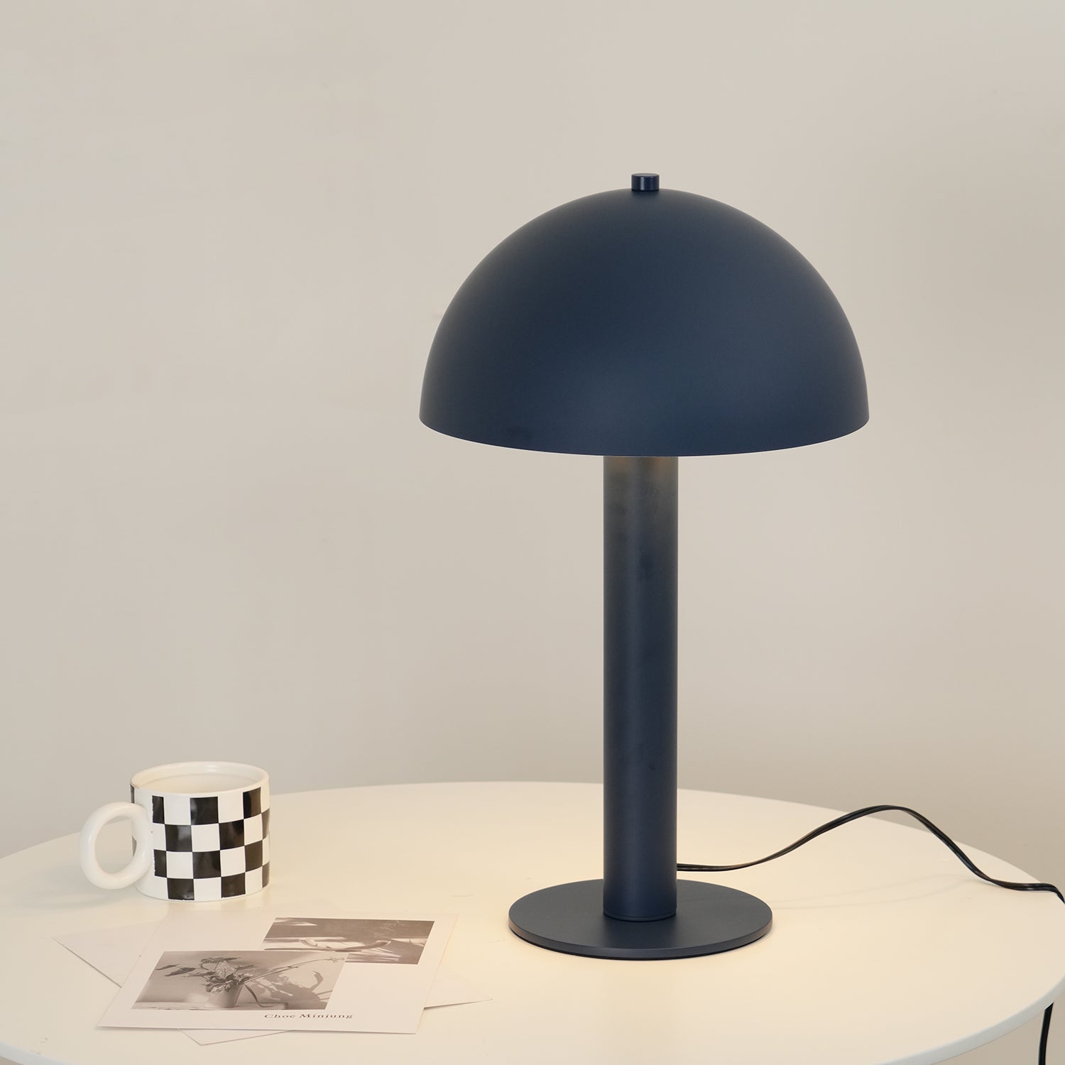 Elegante Tischlampe im Pilzdesign – Dimmbar, Metallkörper in Weiß, Blau und Kupfer, Ideal für Wohnzimmer und Schlafzimmer 0