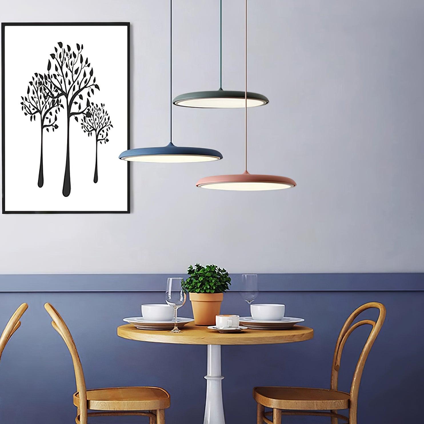Moderne Macaron Pendelleuchte mit Einstellbarem LED-Licht für Esstisch – Hängelampe in mehreren Farben verfügbar 2