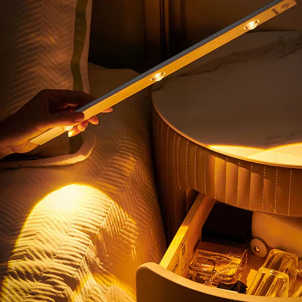 LightFlow | Sensor-LED-Leuchte – mühelose Aktivierung bei Bewegung