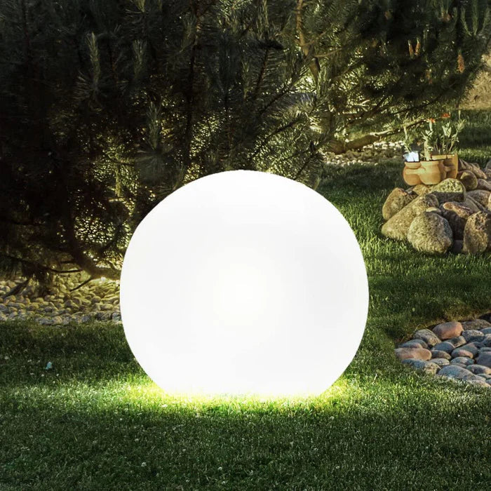 LumaSphere | Gartenleuchte – flexible Farbwahl für atmosphärische Außenbeleuchtung