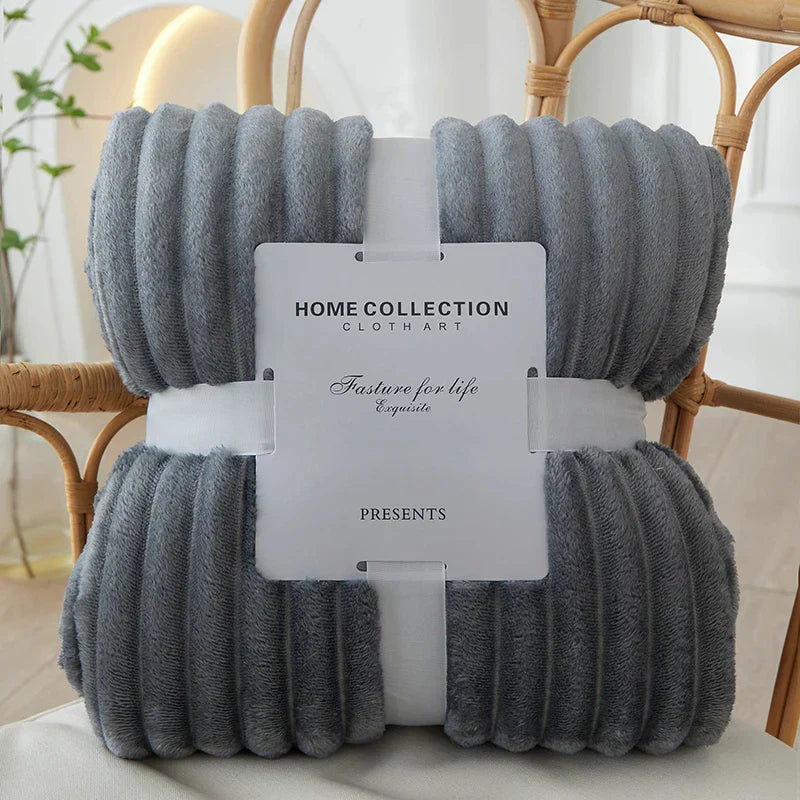 GentleCozy | Fleece-Decke – stilvolle Streifen für modernes Wohnen