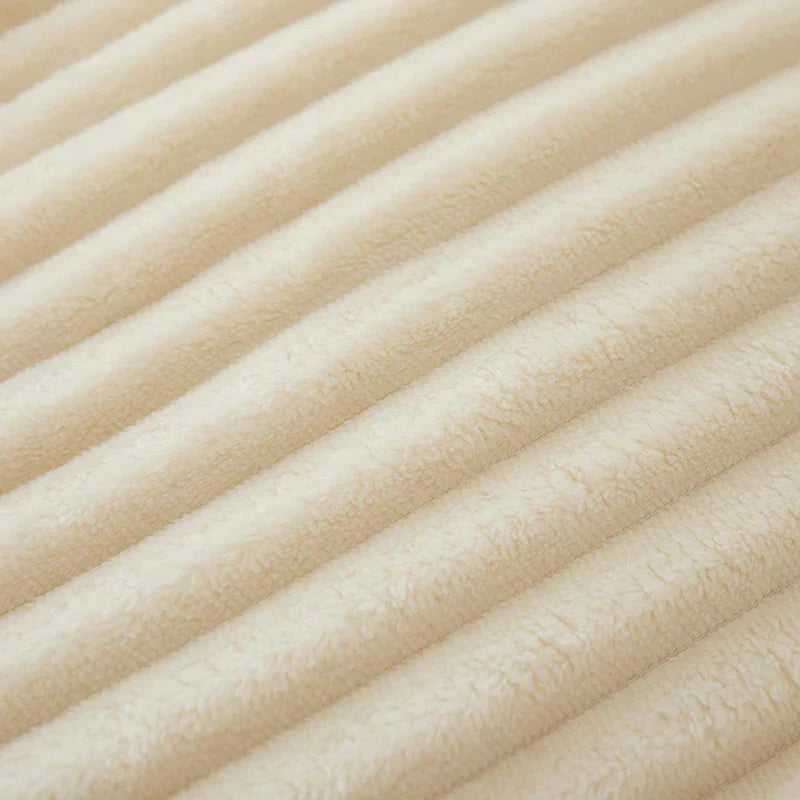 GentleCozy | Fleece-Decke – stilvolle Streifen für modernes Wohnen
