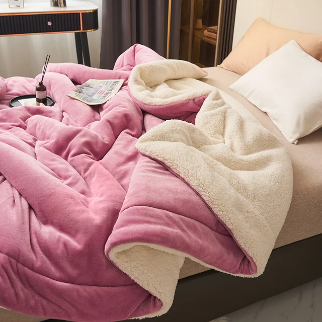 PlushAura | Decke – Elegante Wärmedecke für ein gemütliches Ambiente