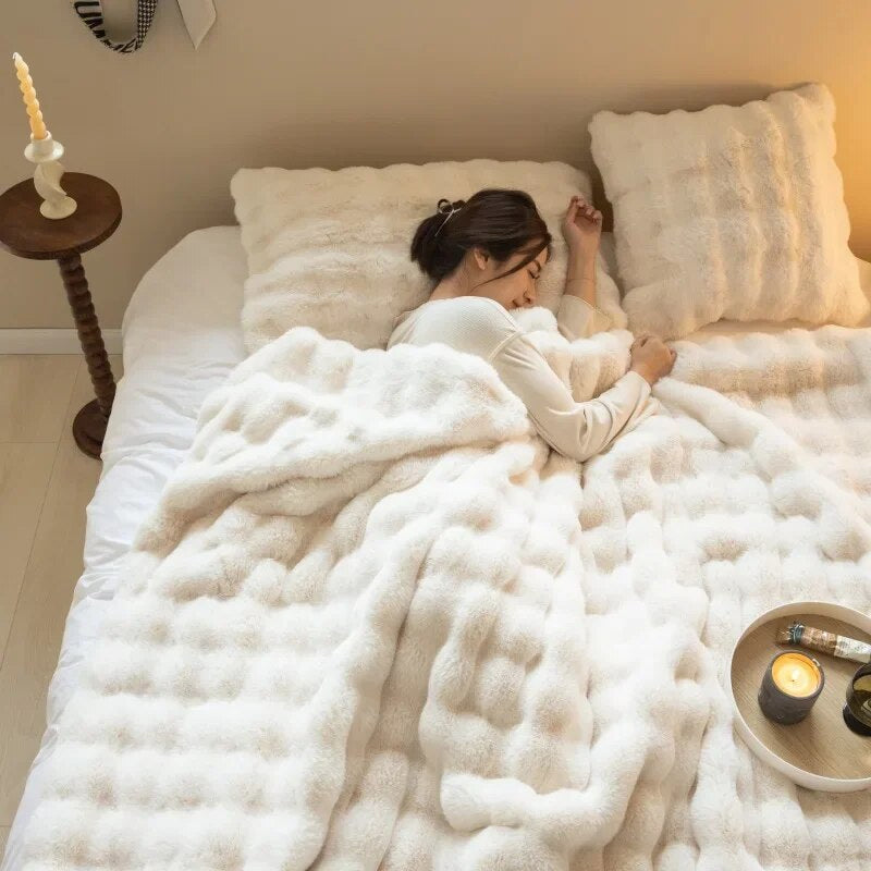 PlushBloom | Kuscheldecke – dauerhafte Wärme für ruhige Nächte