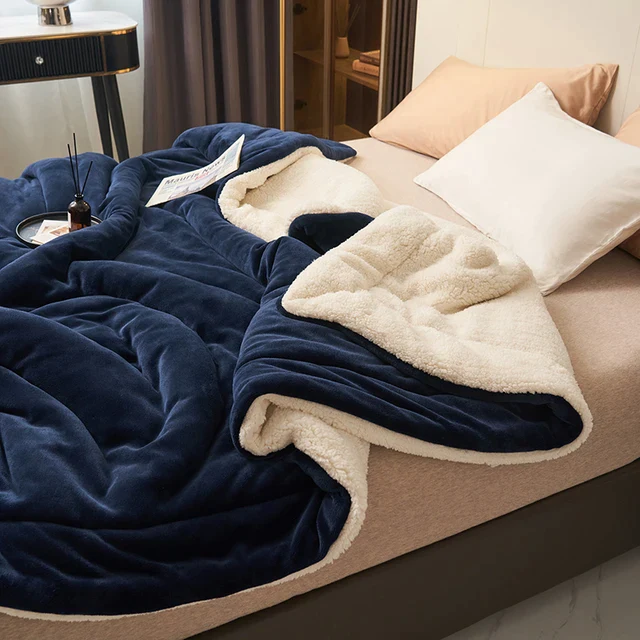 PlushAura | Decke – Elegante Wärmedecke für ein gemütliches Ambiente