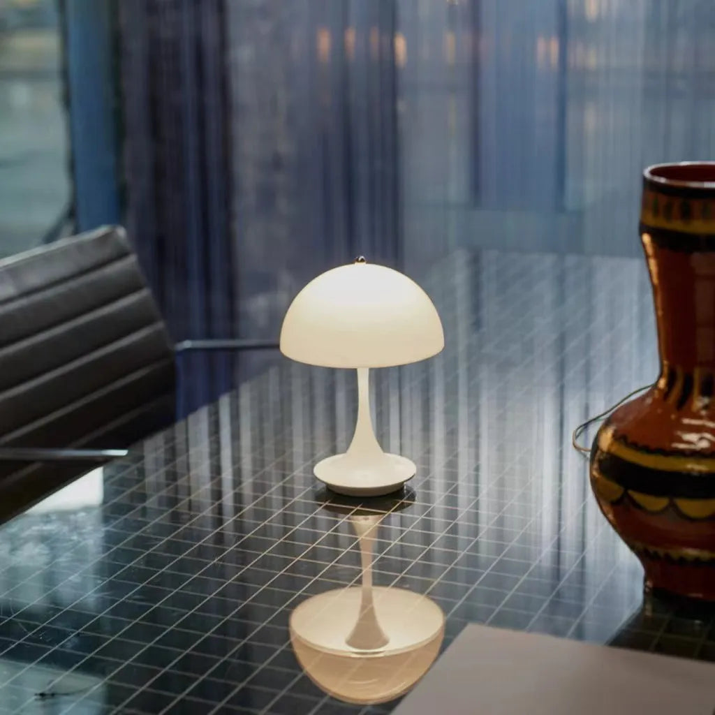MiniLume | Tischlampe – Kompakte Warmleuchtende Lichtquelle