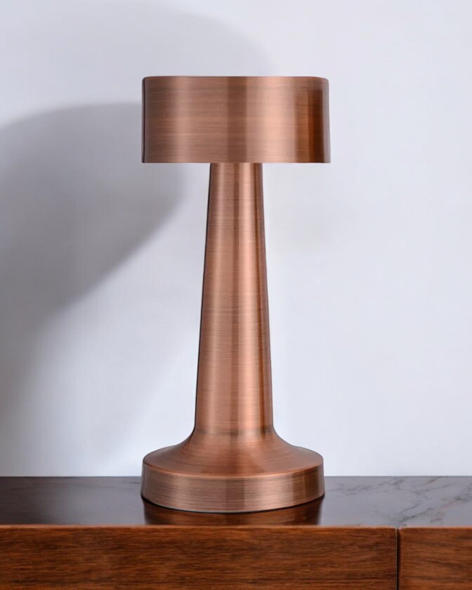 Elegante LED Tischlampe Dimmbar mit Touch-Funktion – Wiederaufladbare Tischleuchte in Gold, Modernes Design für Stilvolles Ambiente 6
