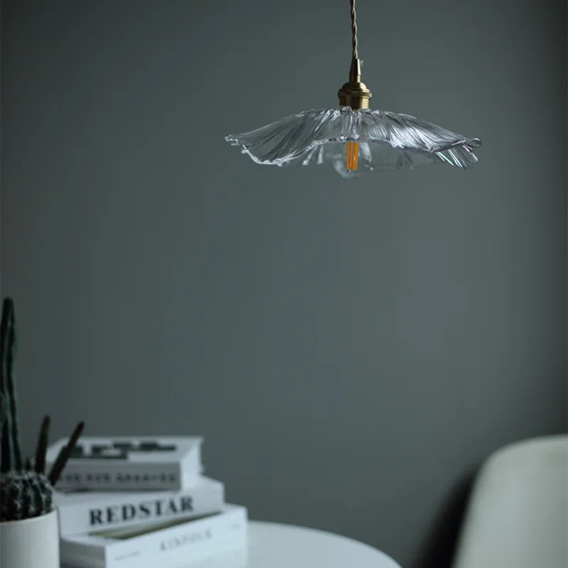 PetalGlow | Deckenlampe – Blumenförmiges Glasdesign mit warmem Umgebungslicht