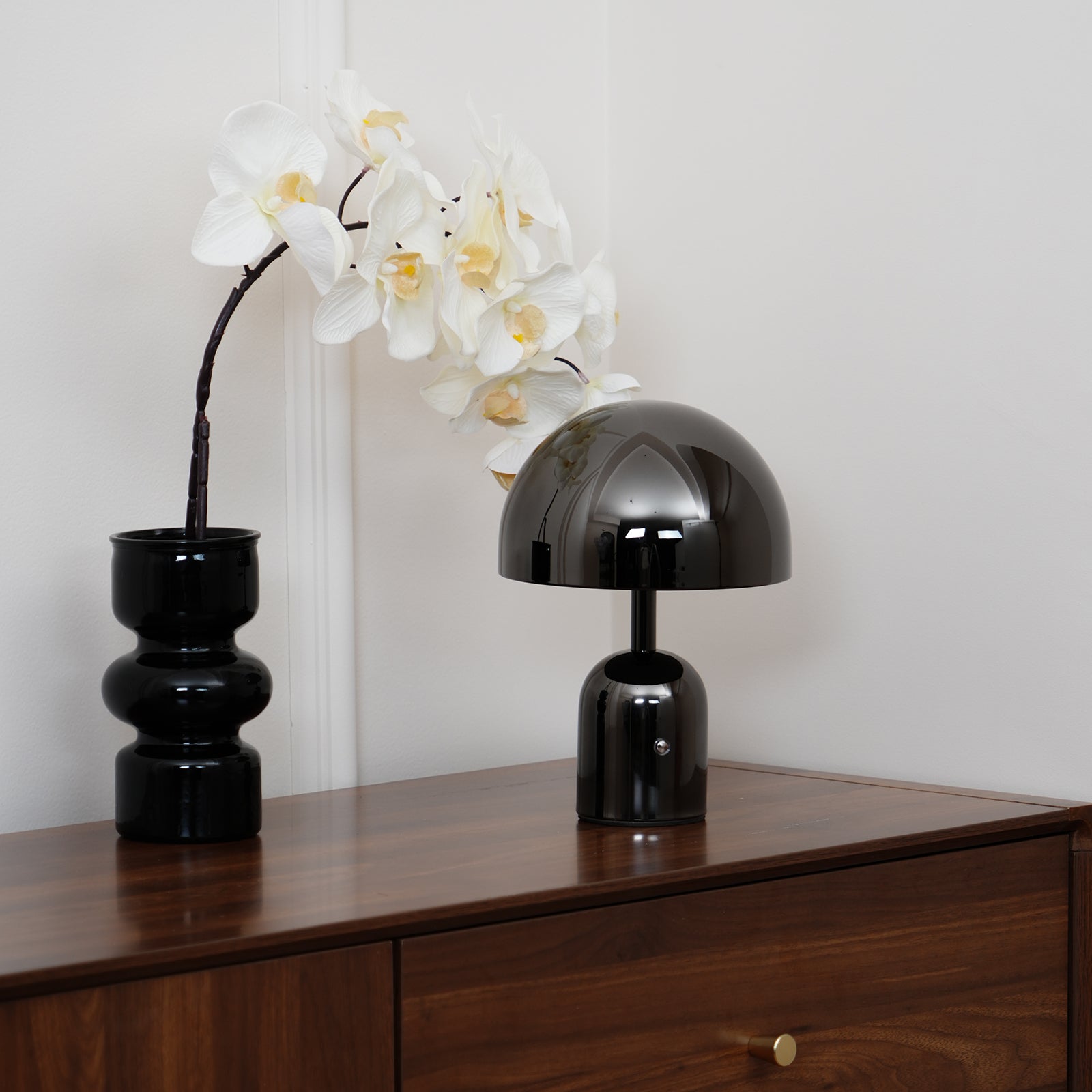 Moderne LED Tischlampe mit USB-Anschluss – Tragbare Tischleuchte in Gold, Drei-Farben-Wechsellicht, Elegantes Design 7
