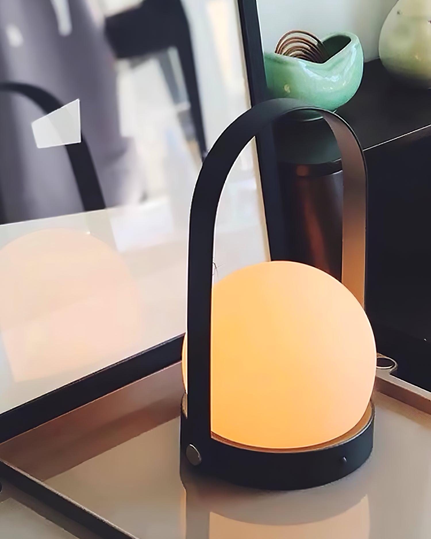Tragbare Tischlampe mit Warmweißem Licht und Touch-Control – Elegante LED Tischleuchte für Innenräume mit Praktischem Griff 3