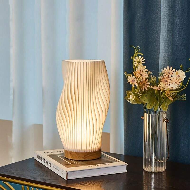 Wellenförmige LED Tischlampe mit Dimmbarer Lichttemperatur – Elegante USB Nachttischlampe für Modernes Wohnen 2