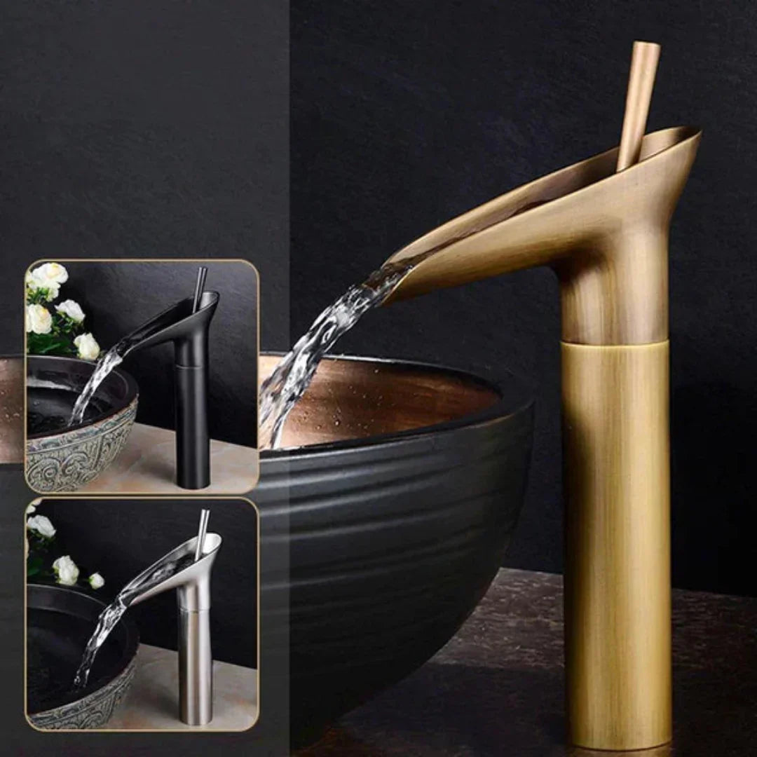 AquaLuxe | Armatur – Sanfter Eleganter Wasserfalleffekt