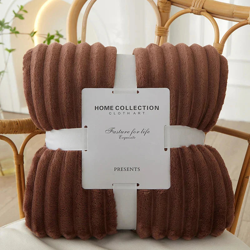 GentleCozy | Fleece-Decke – stilvolle Streifen für modernes Wohnen