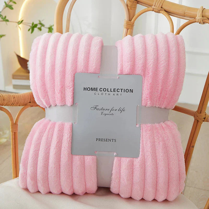 GentleCozy | Fleece-Decke – stilvolle Streifen für modernes Wohnen