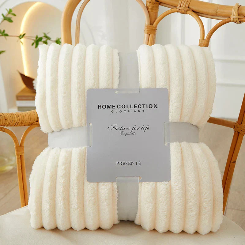 GentleCozy | Fleece-Decke – stilvolle Streifen für modernes Wohnen